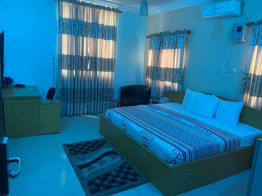 Suitoria Hotels image 5