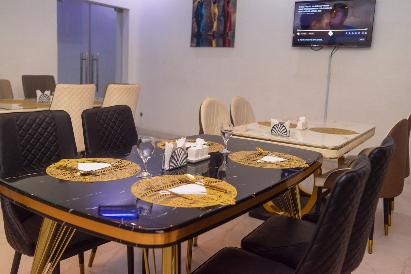Stan Hotel and Lounge image 4