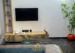 D Kings Apartment and Lounge