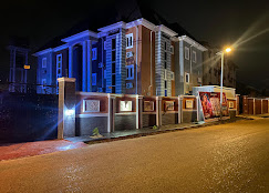 De Mentus Royale Hotel and Suites image 3