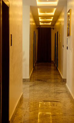 Rex and Rich Hotel and Suites image 4