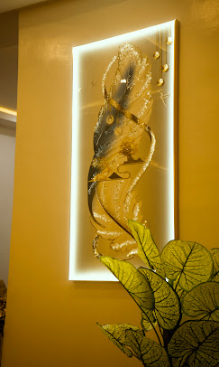 Rex and Rich Hotel and Suites image 5