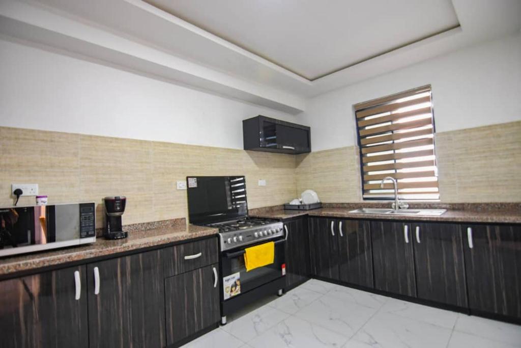 Lifestyle 18 Shortlet image 2