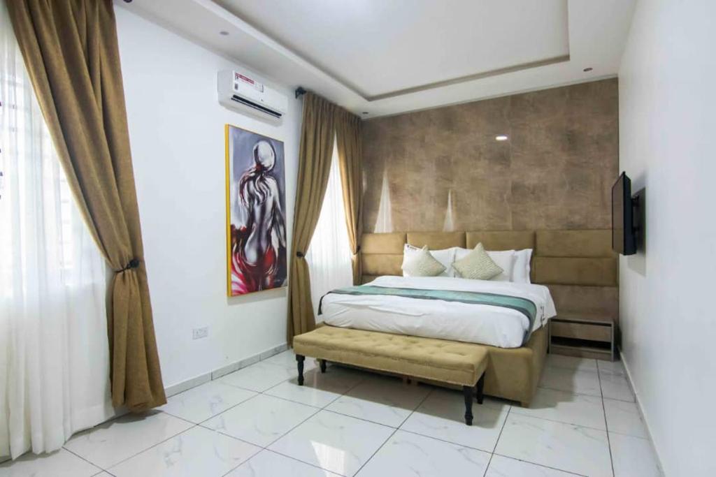 Lifestyle 18 Shortlet image 4