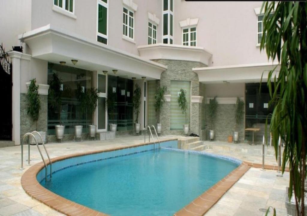 Excel Oriental Hotel and Suites image 2