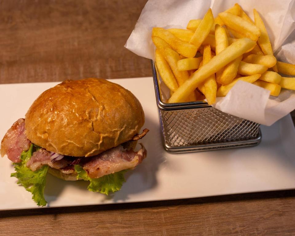 Riivana Leisure Traven image 5