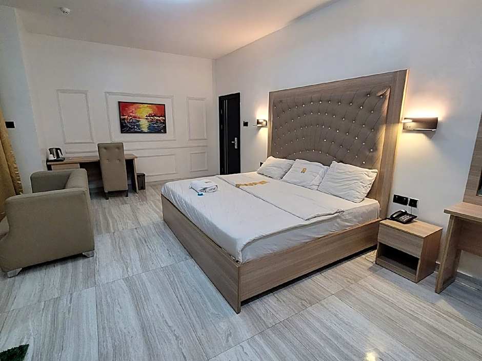 The Charis Hotel and Suites image 2