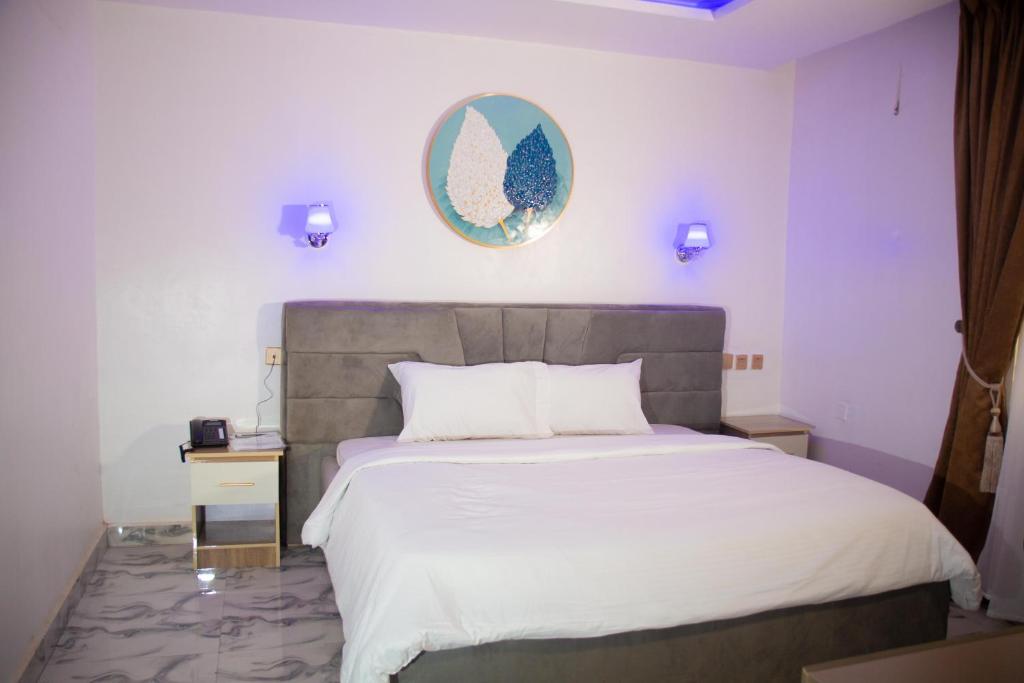 Lintoc Hotel and Suites