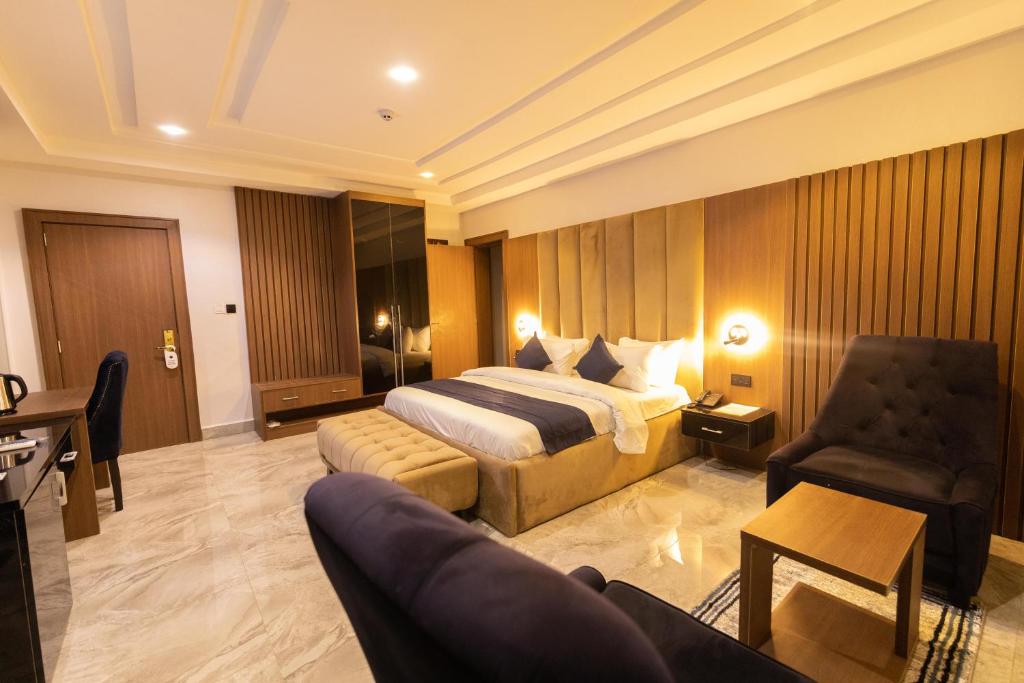 Tranquila Hotels and Suites image 4