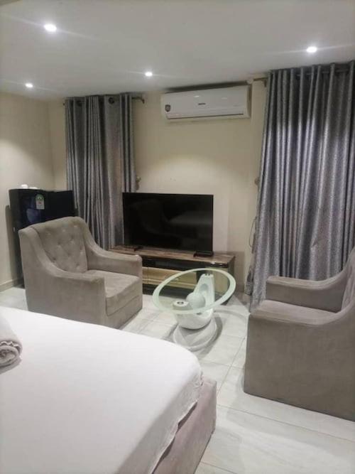 Ikad Hotels and Suites- Victoria Island image 2
