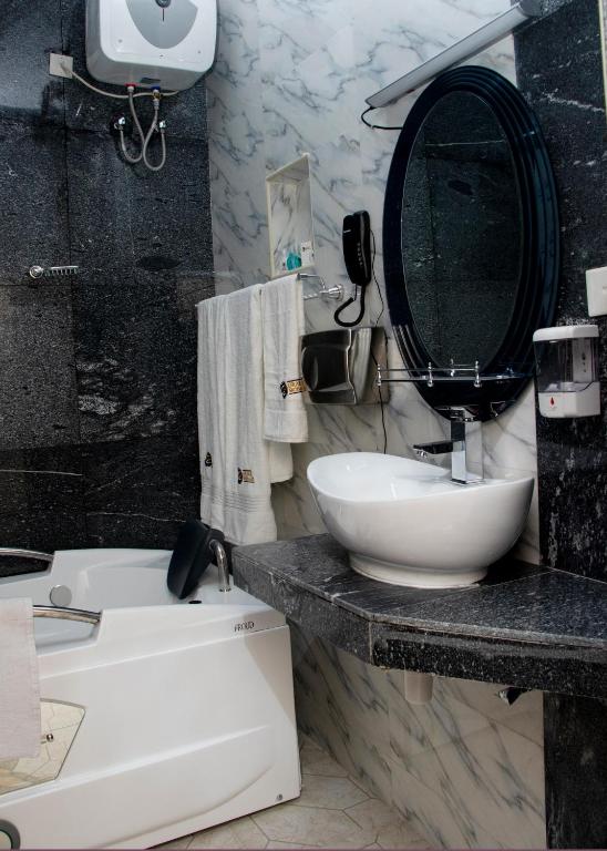 Grand Bohabs Hotel image 4