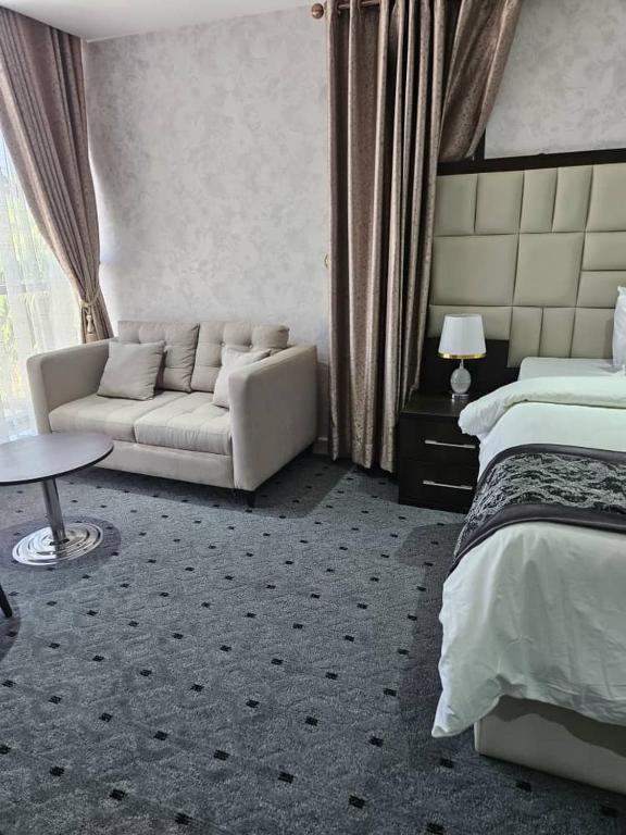 Anibex Luxe Apartment image 4