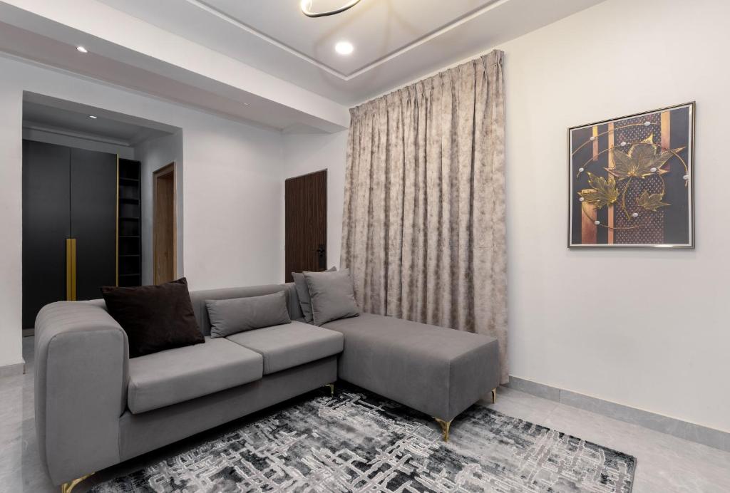 STP Apartments image 3