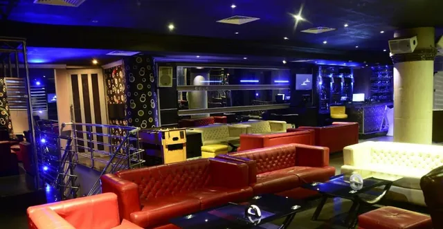Place 2 Be Hotel image 2
