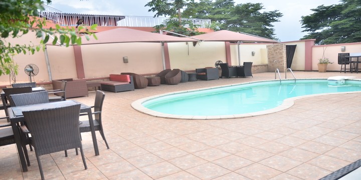 Caesars Court Hotel image 3