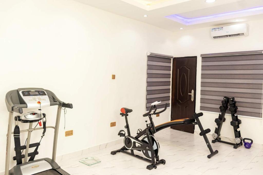 Crowned Crest Apartment image 4