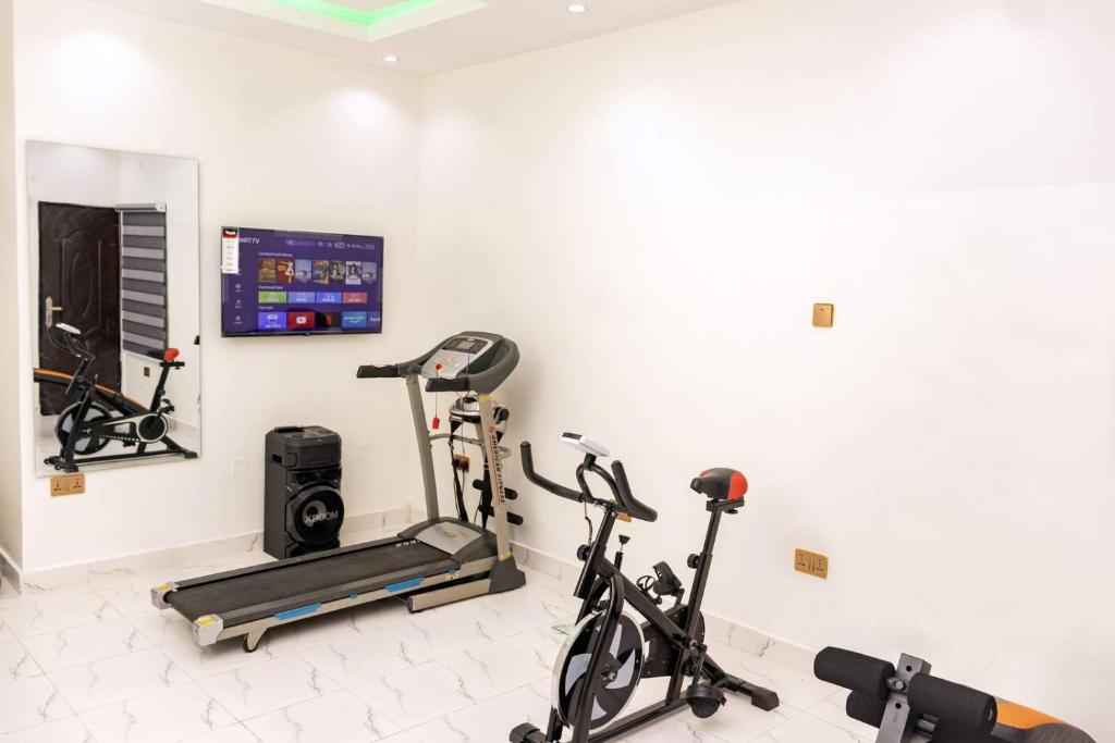 Crowned Crest Apartment image 3