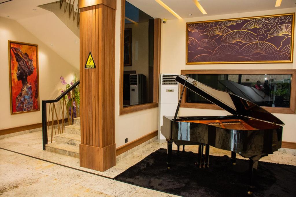 The Thribeka International Hotel image 2