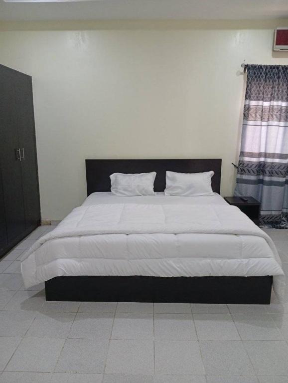 Kurvic Hotels and Suites image 5