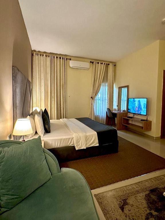 Black Rock Apartment and Suites image 4