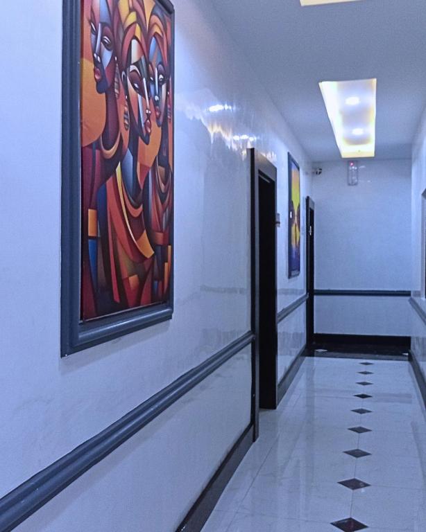 Uptown Life Hotel and Suites image 5