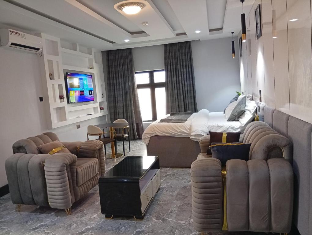 Uptown Life Hotel and Suites image 3