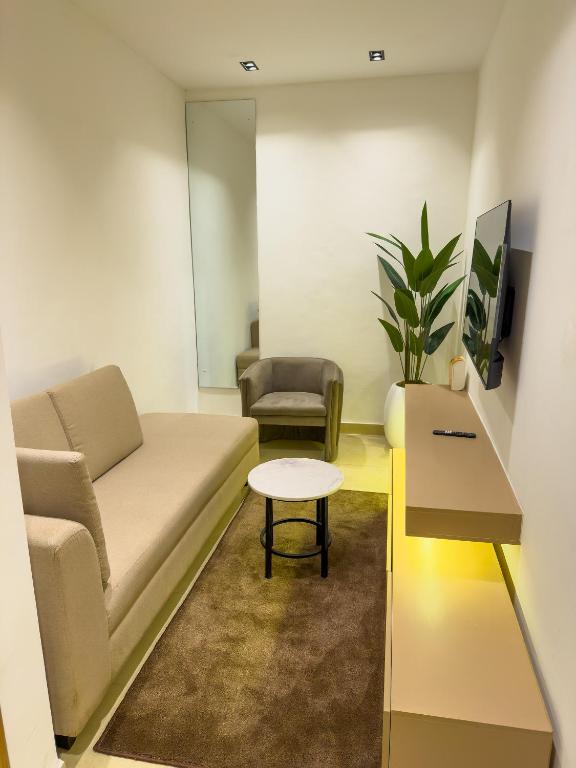 The Corniche Hotel image 3