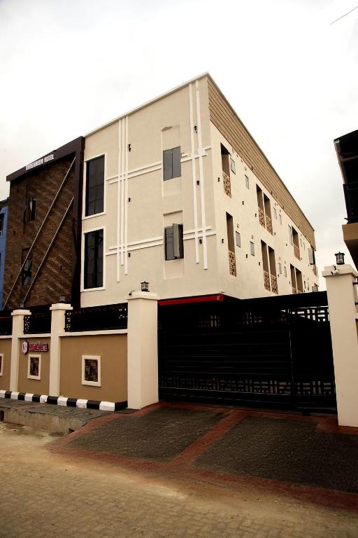 Kaashmeen Hotel and Suites