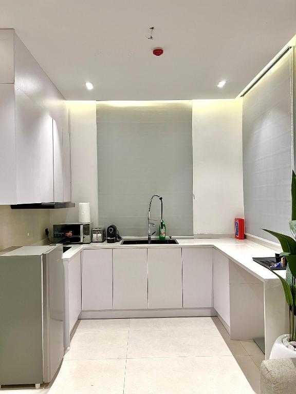 The Corniche Hotel image 2