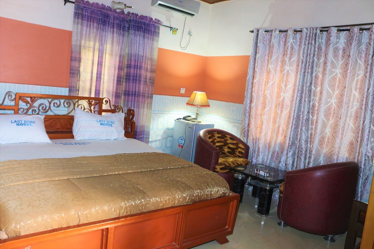 Lastborn Hotel