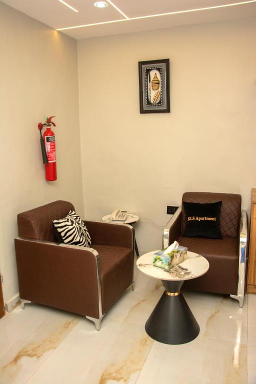 KLS Apartment image 2