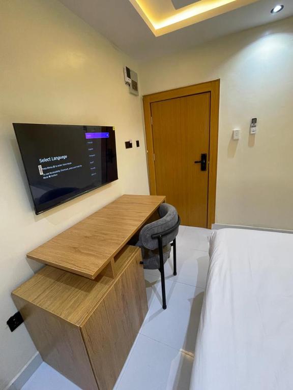 Feliza Hotel and Suites image 2