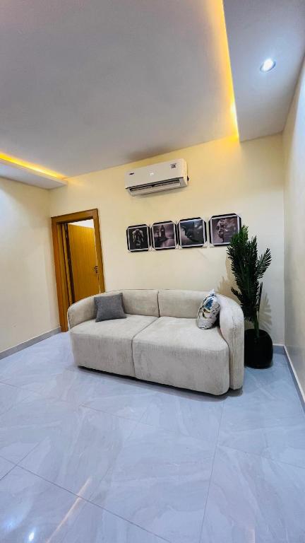 Feliza Hotel and Suites image 4