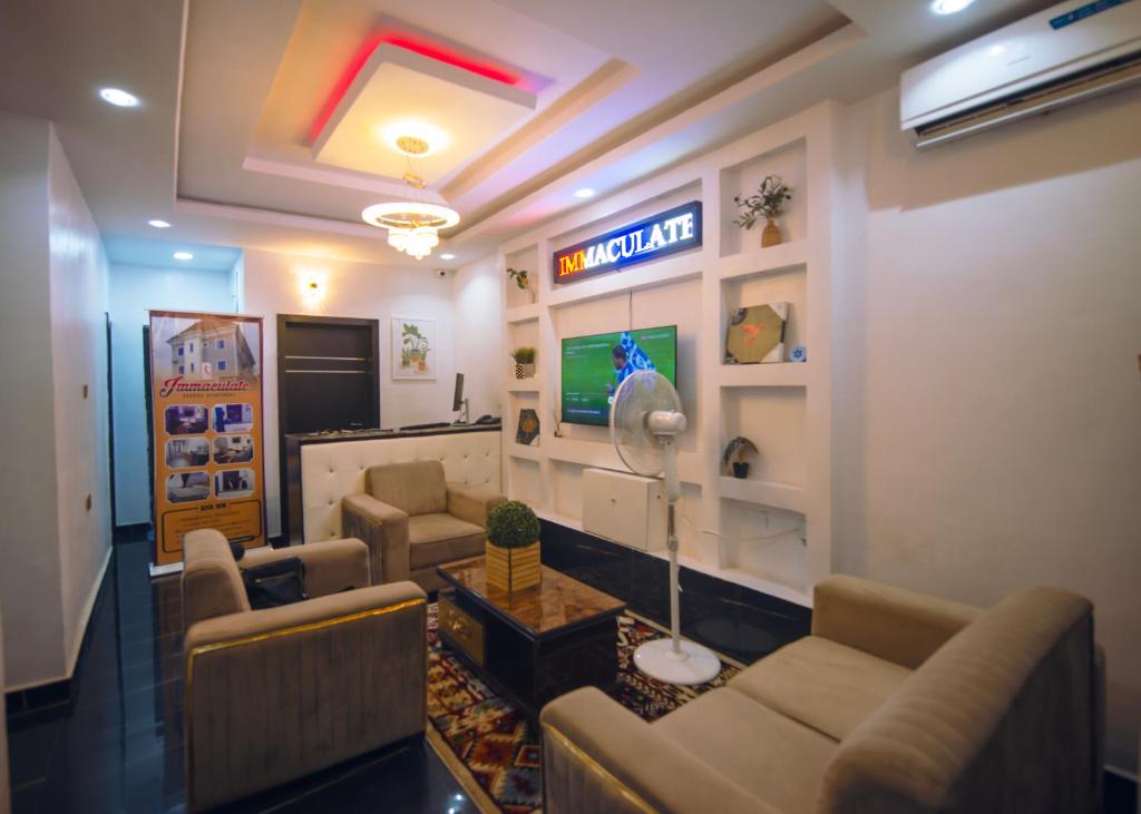 Immaculate Service Apartment