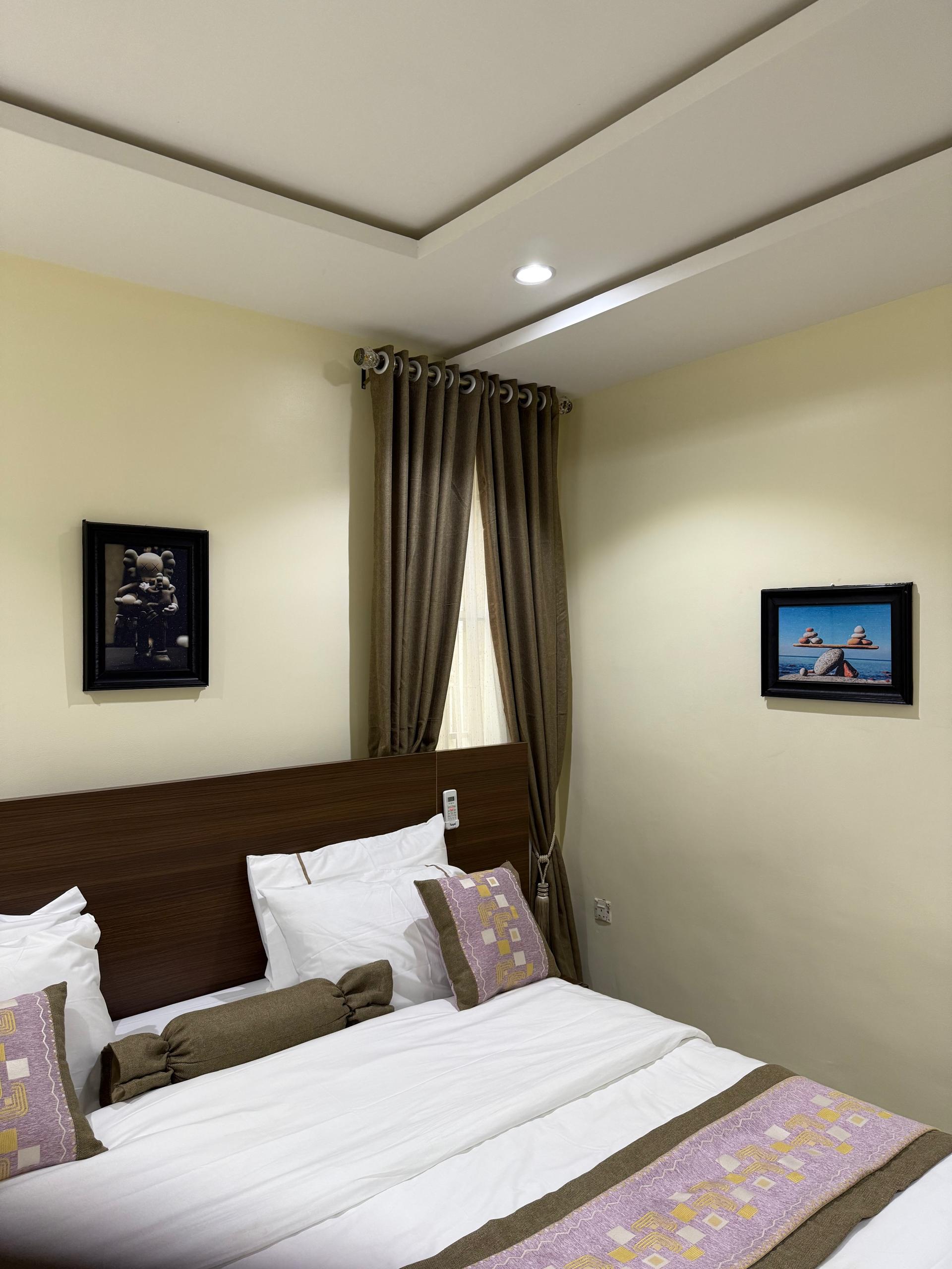 Trinity Shortlet Apartments image 4