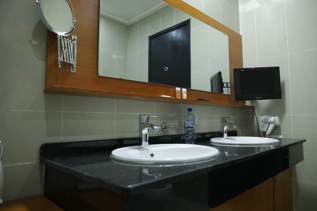 Conference Hotel and Suites image 5