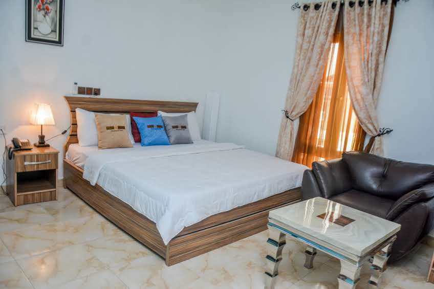 De Legend Hotel and Suites image 5