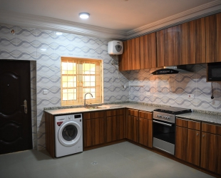 Carlton Apex Apartments image 5