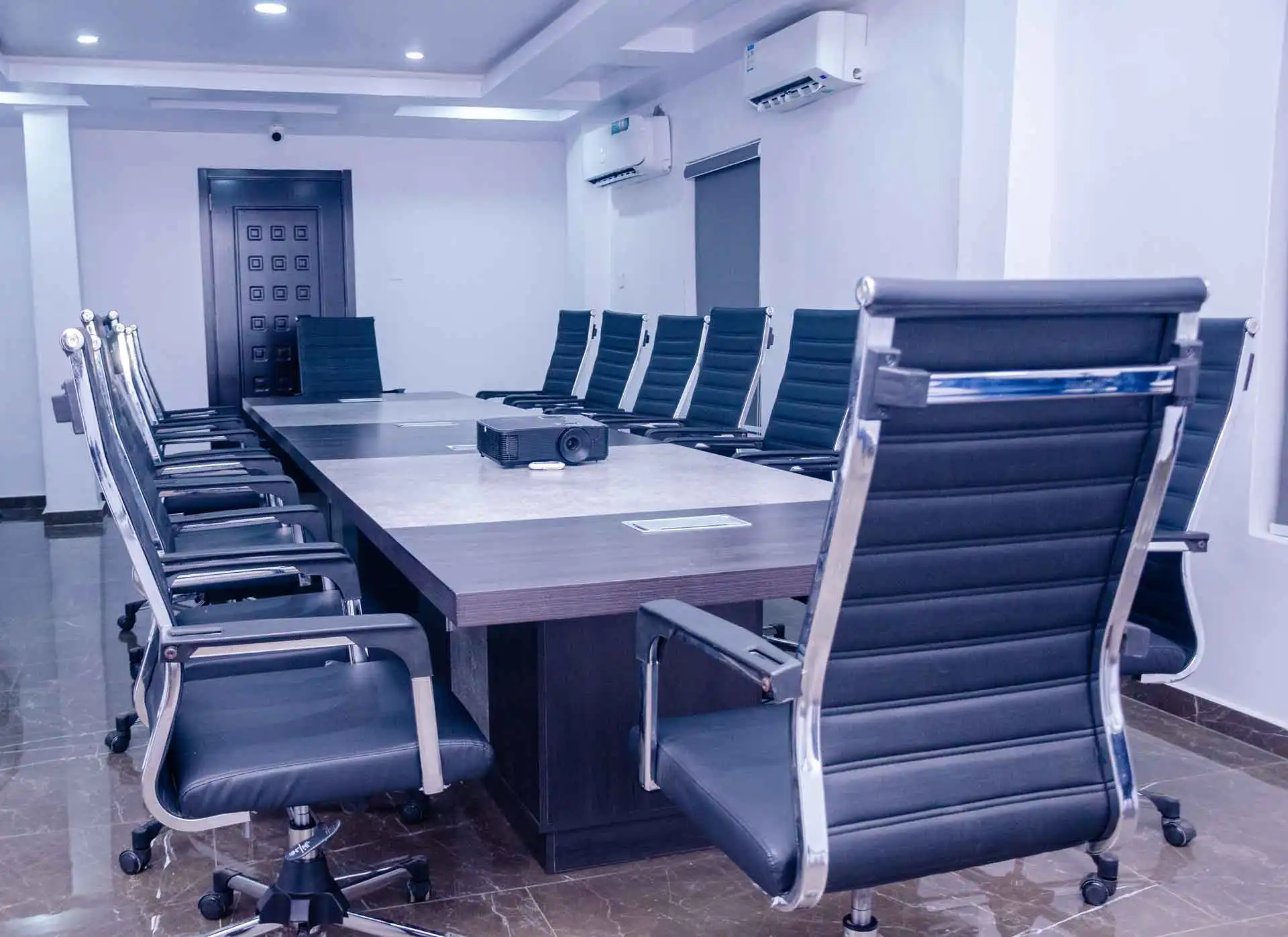 Ibizza Pit Hotel and Suites image 5