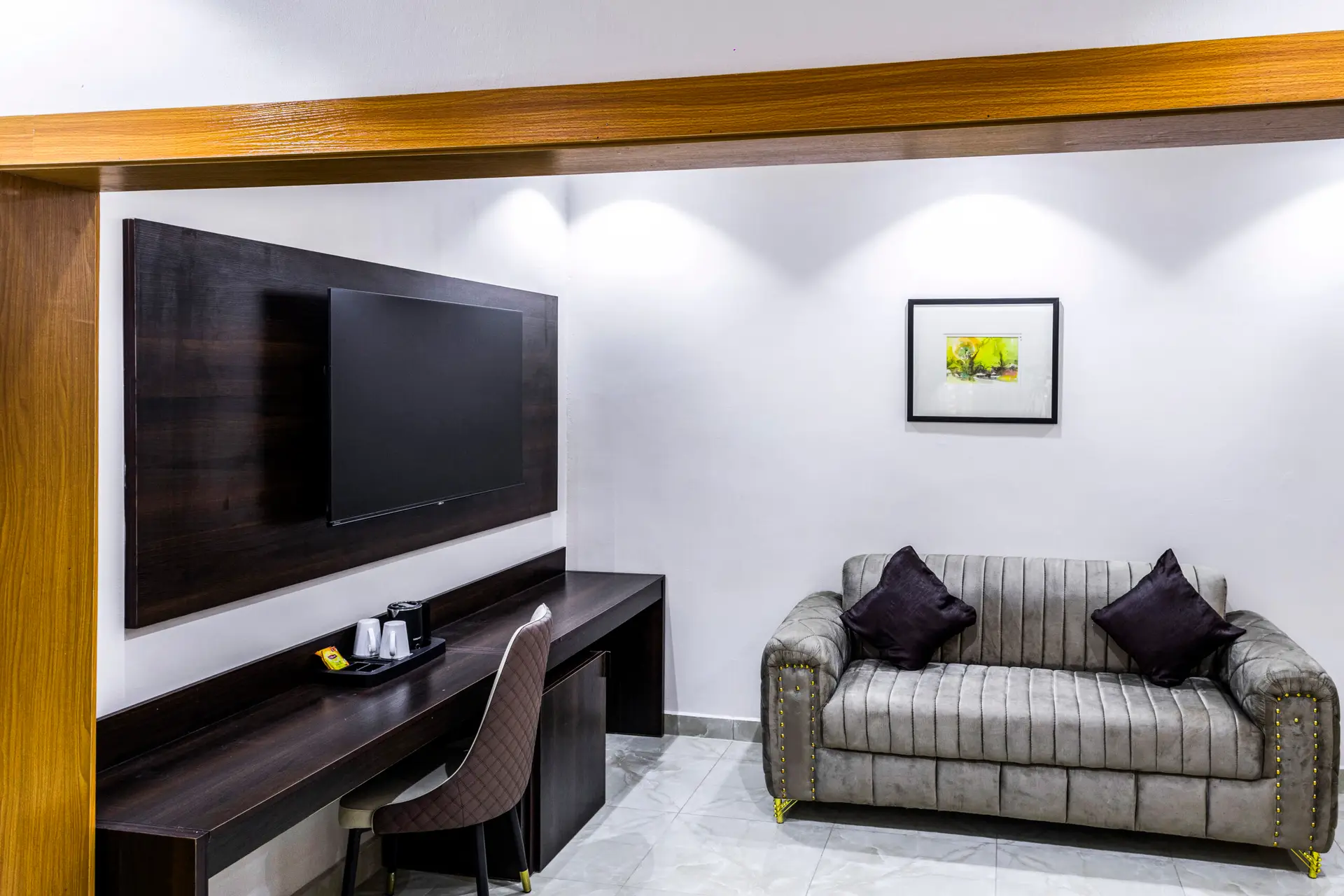 Executive Hotel and Suites image 4