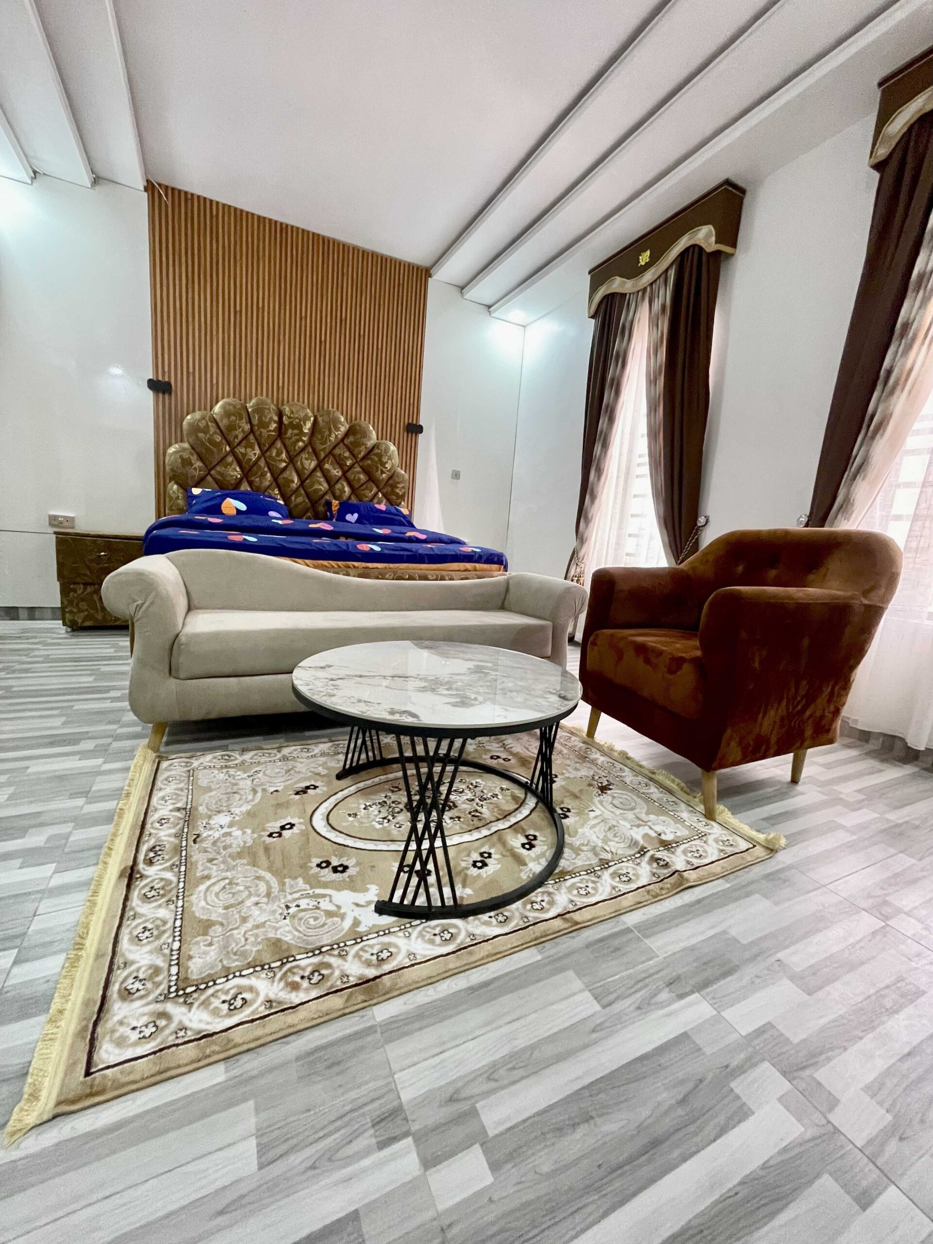 Glenns Apartment image 2