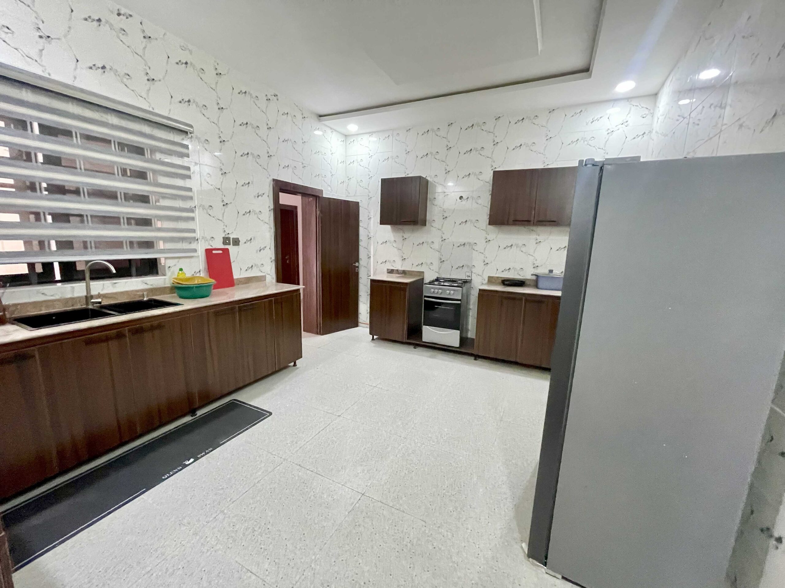 Glenns Apartment image 3