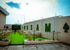 Wos Am Arena image 3