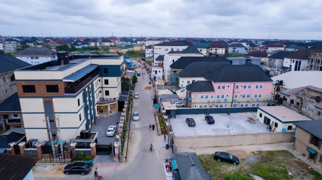 Tonelz Hotel and Suites image 4