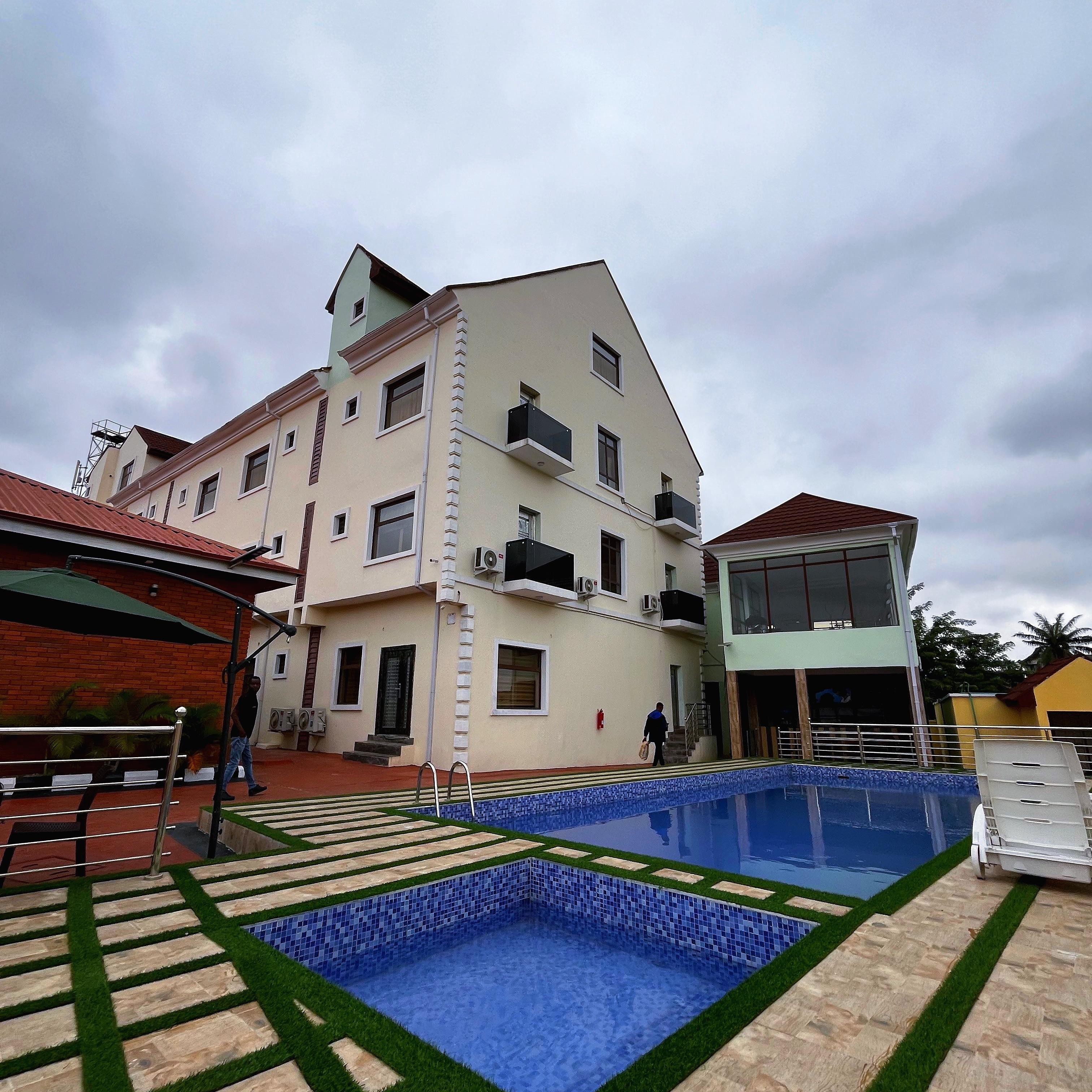 Marchforte Courtyard Hotel and Suites image 4