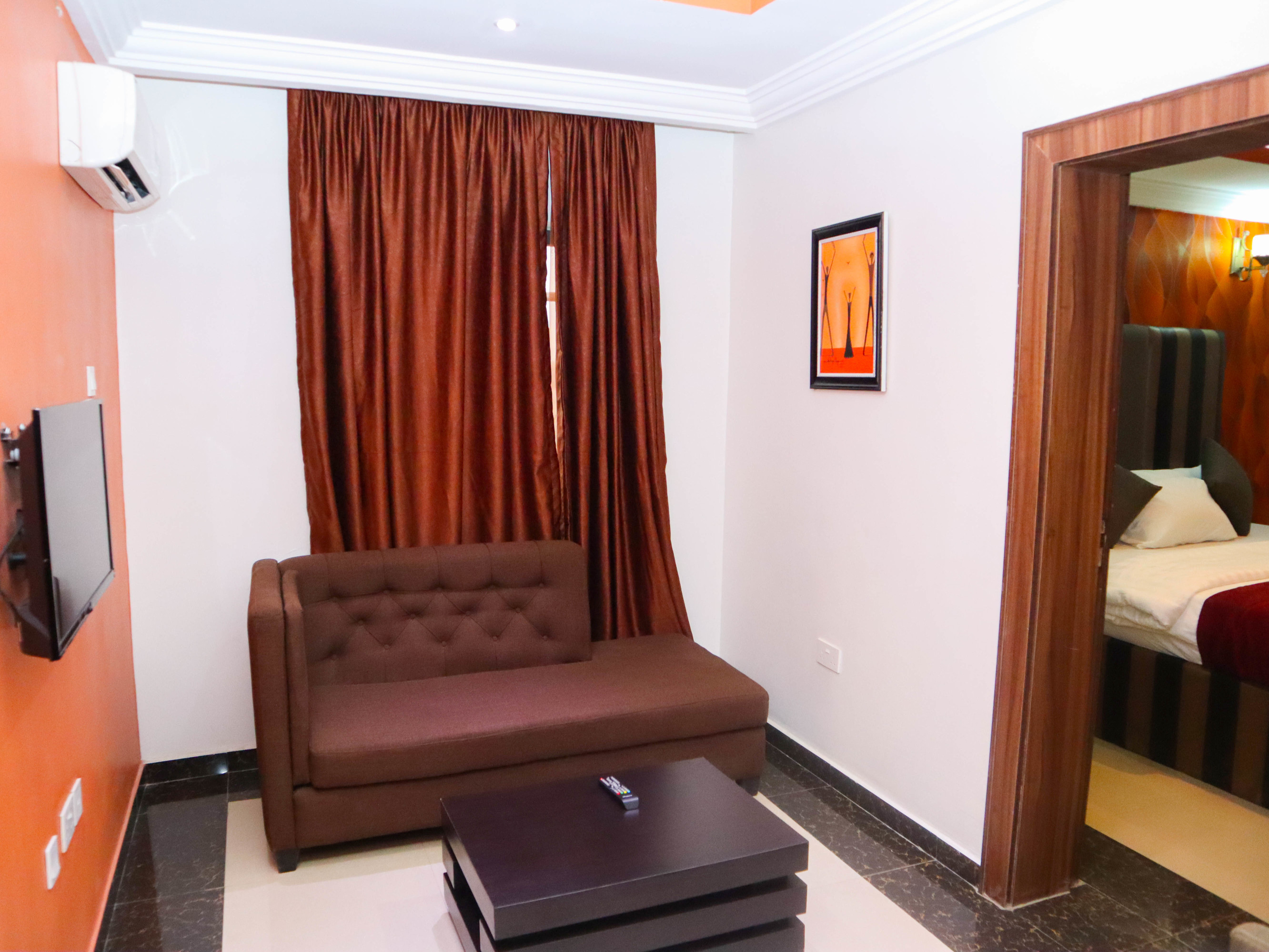 4th Apartments and Suites image 2