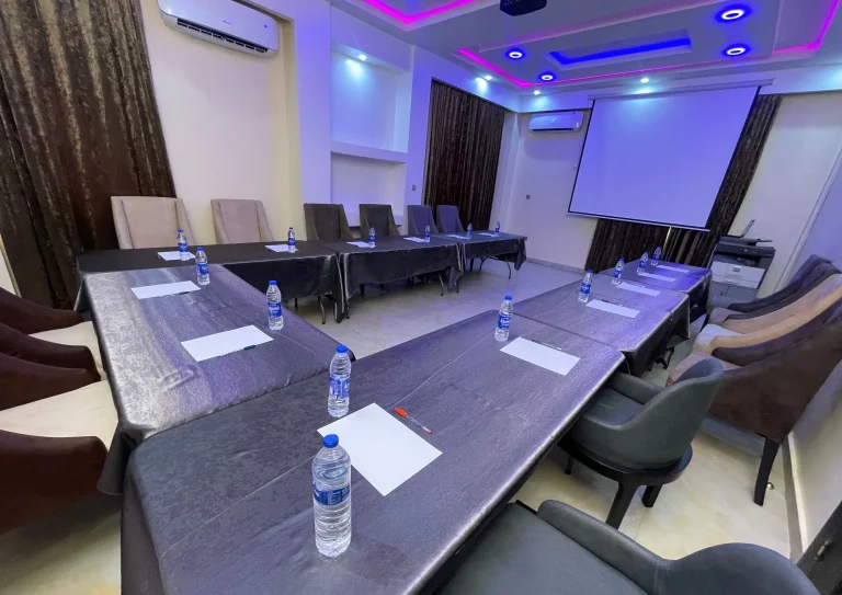 Romeneo Grand Royal Hotel