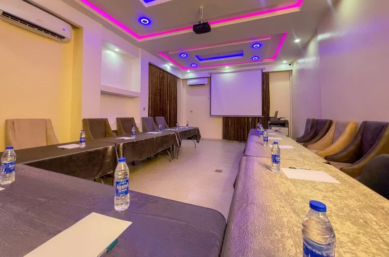 Romeneo Grand Royal Hotel image 2