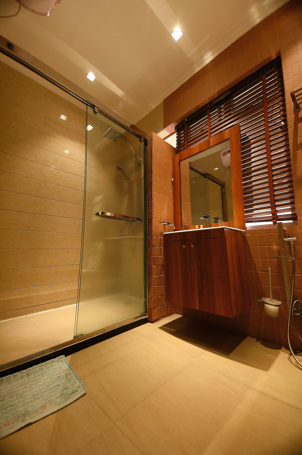 World Lilies Hotel image 5