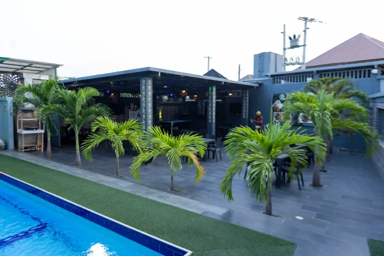 Romeneo Grand Royal Hotel image 5